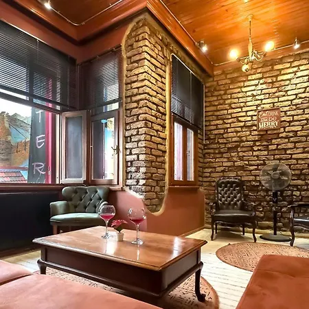 Dream House Apartment