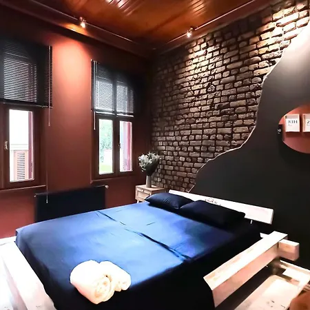 Dream House Apartment